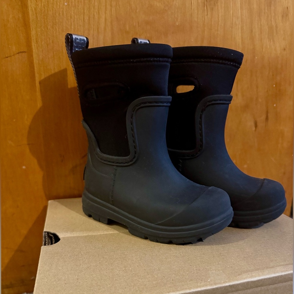 Kids Uggs T Droplet Mid